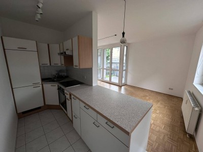 Entzückende 2-Zimmerwohnung mit TG-Platz! Ab sofort verfügbar!