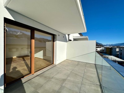 Großzügige 5-Zimmer Terrassenwohnung mit Bergpanorama, Dusche und Badewanne in sonniger Südlage