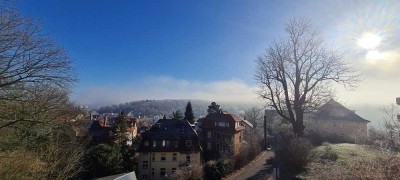 Außergewöhnliche 3-Raum-Wohnung mit Traumblick,Stellplatz, 2 Balkonen & Tageslichtbad in bester Lage