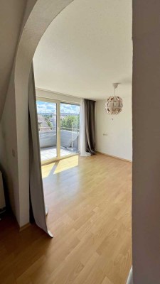 Geschmackvolle 3-Zimmer-Dachgeschosswohnung mit Balkon in Filderstadt