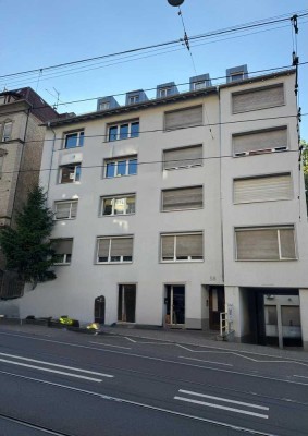 GROSSZÜGIG WOHNEN IM STUTTGARTER WESTEN