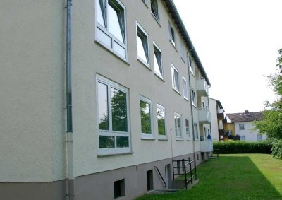 Schöne 2-Zimmer Wohnung mit neuen Bodenbelägen und Balkon zu vermieten