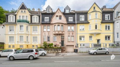 Gut geschnittene 3-Zimmer-Dachgeschosswohnung mit Gartenanteil in ruhiger Lage