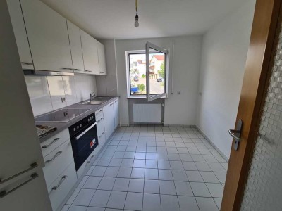 Renovierte 2-Zimmer-Wohnung mit Einbauküche in Kernen