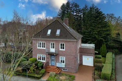 Altbaucharme im lichtdurchfluteten Dachgeschoss – Mietwohnung, zentrale Lage Norden