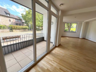 Stilvoll. Barrierefrei. Zuhause. moderne 2-Zimmer-Wohnung mit Loggia am Severinusplatz in Eilendorf