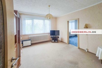 IMMOBERLIN.DE - Interessantes Haus mit Ausbaupotential & Nebengebäuden auf teilbarem Grundstück in S