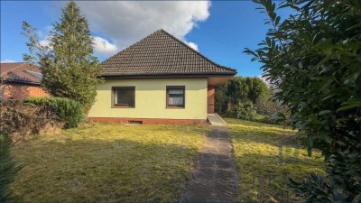 Sanierungsbedürftiges Einfamilienhaus mit Blick ins Grüne