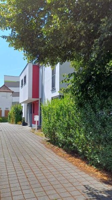 Elegante Doppelhaushälfte in Oberursel Nahe Klinik Hohe Mark