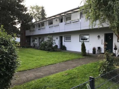 Möbel 'rein - gut is - diese 2-Zimmerwohnung im Burgstädtchen Krefeld Linn ist ab sofort zu haben
