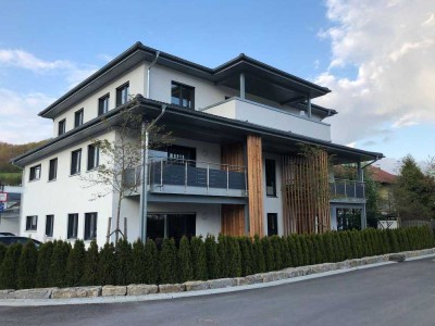 Attraktive 2-Zimmer-Wohnung mit gehobener Innenausstattung mit Balkon und EBK in Oberkochen