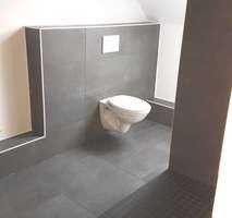 WG-geeignete 4-Zimmer-Dachgeschosswohnung mit Küche, saniert