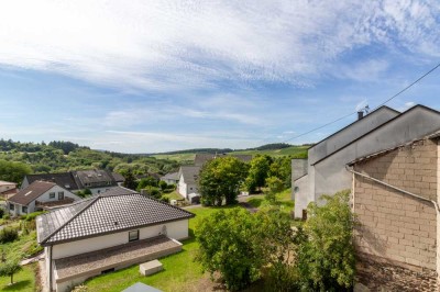 Modernes Wohnen mit sonnigem Dachbalkon im Energiesparhaus in schöner Lage von Konz-Obermennig