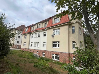 Rarität 5 Raum Erdgeschoß Wohnung hochwertig saniert, mit großem Balkon und Blick über den Tierpark