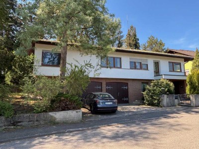 Exklusiver Eckbungalow mit wunderschönem großen Garten - Familientraum in begehrter Halbhöhenlage!