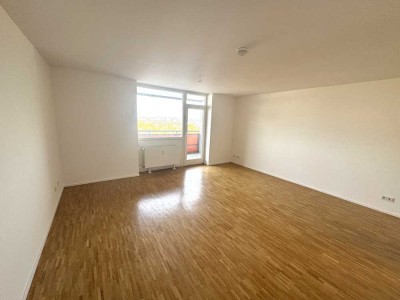 Modernes 1-Zi-Apartment mit Loggia, Skyline-Blick + EBK