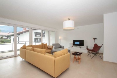Stilvolle 3-Zimmer-Wohnung mit sonnigem Balkon und Bergblick