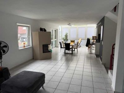 Gepflegte 5-Zimmer-Doppelhaushälfte mit EBK in Bretten, Bretten