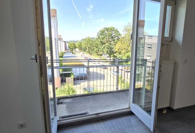 Ideale gemütliche 1 1/2-Zimmer-Wohnung mit Balkon - ruhige Lage - 5 Min. fußläufig zum Chiemsee