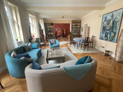 Provisionsfrei! Elegante Altbauwohnung mit 2 grossen Balkonen