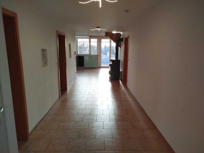 Großzügige 5-Zimmer-Wohnung auf zwei Etagen mit moderner Technik, Garage & Wellness-Bad