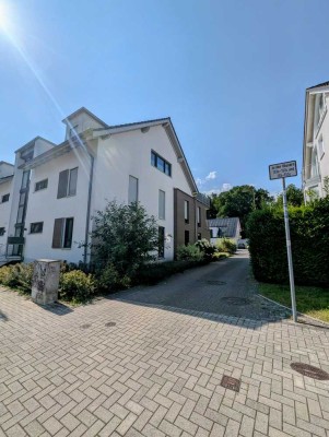 Neuwertige EG Wohnung mit Terrasse, Garten, Garage und Stellplatz im Bielefelder Westen