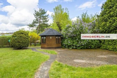 IMMOBERLIN.DE - Fantastisches Haus mit Gartenparadies & Nebengebäude in familienfreundlicher Lage