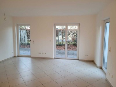 Schöne und sehr ruhige 3,5 Zimmer-EG-Terrassenwohnung, München-Waldtrudering, direkt am Waldrand