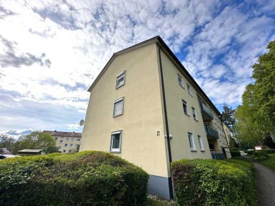 Charmante 2-Zimmer-Wohnung mit EBK, Balkon & Stellplatz