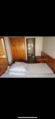 Möbliertes Zimmer