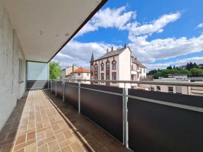 Zentrale 4-ZKB Wohnung mit Balkon
