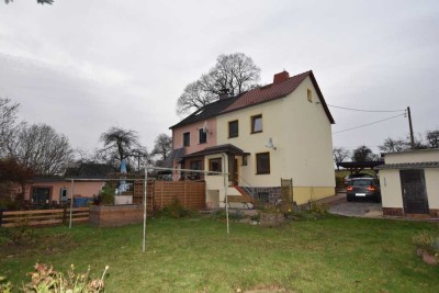 *Charmante Doppelhaushälfte im schönen Hainichen: 2025 zuletzt renoviert & mit schönem Garten*