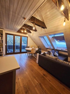 Gepflegte 2,5-Zimmer Maisonette-Wohnung im 5. OG mit Balkon in Tübingen