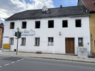 Investmentchance: Sanierungsbedürftiges Denkmalschutzobjekt in Auerbach zu verkaufen