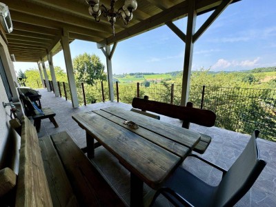 Exklusives Wohnen mit Blick über die Landschaft und vielen Extras ...!