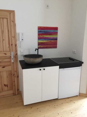modernisierte 2 Zimmer Wohnung - gerne an Studenten  - nähe FH (E0135)
