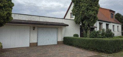 Doppelhaushälfte mit Wintergarten, Gartenidylle & Pool in Waldersee