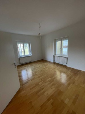 Erstbezug nach Sanierung mit Einbauküche und Balkon: exklusive 4-Zimmer-Wohnung in Stuttgart