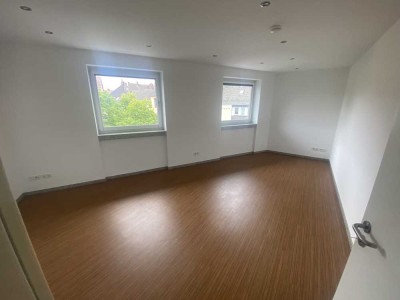2,5-Zimmer-Wohnung mit Balkon in der Wüste, barrierefrei