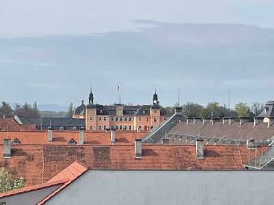 Wohntraum mit Schloßblick - Neubau - 3 Zimmer, Küche, 2 Balkone