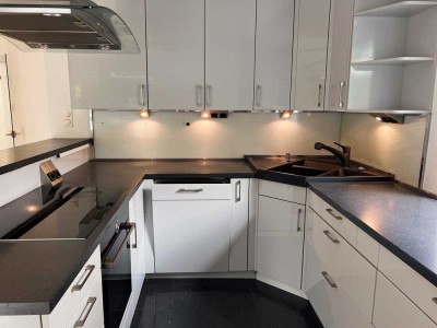 MANNELLA*Moderne 4-Zimmerwohnung in Rheinnähe*