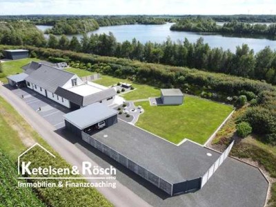 TOP PREIS – Individuelles Mehrgenerationen-Anwesen in ruhiger Badesee Lage