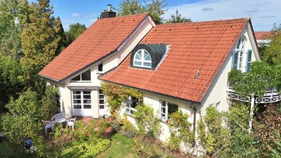 Charmantes Einfamilienhaus mit 
ELW und eingewachsenem Garten
96049 Bamberg Berggebiet