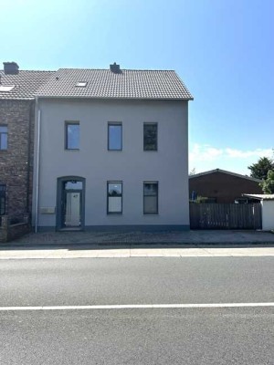 Moderne 4 Zimmer Maisonette-Wohnung mit Dachloggia und Stellplatz in Moers-Vennikel/Grenze Traar