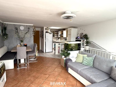 Attraktive 3 Zimmer-Maisonette-Wohnung mit Dachterrasse in Uninähe