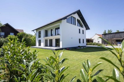 Erstbezug! Wohnen mit Stil und Raum – 9-Zimmer-Einfamilienhaus mit Wellnessbereich & Garten