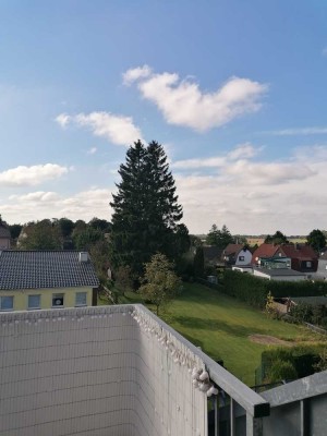 Wunderschöne und helle 2-Zimmer DG-Wohnung in SG-Gräfrath
