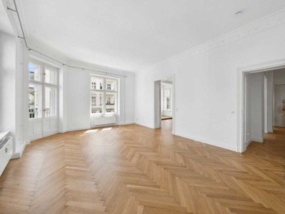 Provisionsfrei! Lichtdurchflutete 4-Zi.-Altbauwohnung mit zwei Balkonen im Bötzowviertel in Berlin