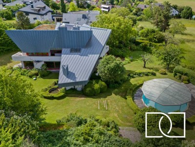 Pure Exklusivität! Einzigartige Architektenvilla mit Parkgarten, Pool & atemberaubendem Weitblick