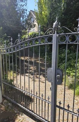 Individuelles EFH mit großem Garten, abseits und in ruhiger Lage, kaum einsehbar